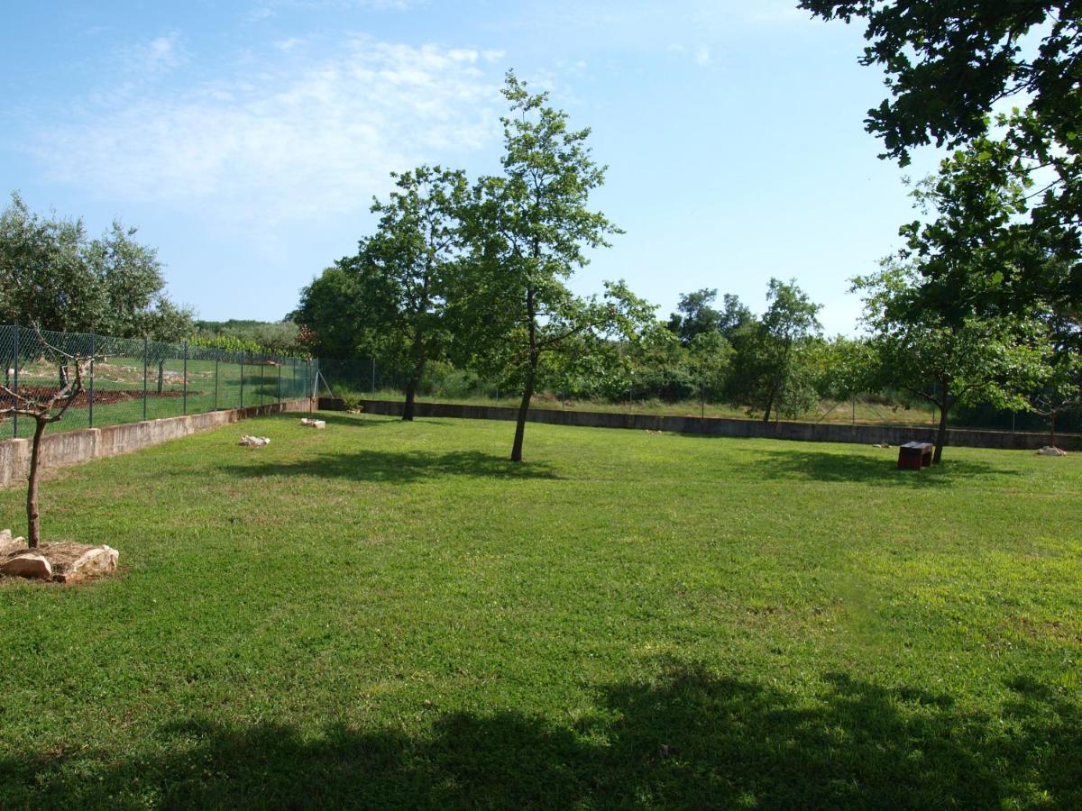 Holiday Home Rosa Gedici Exterior photo