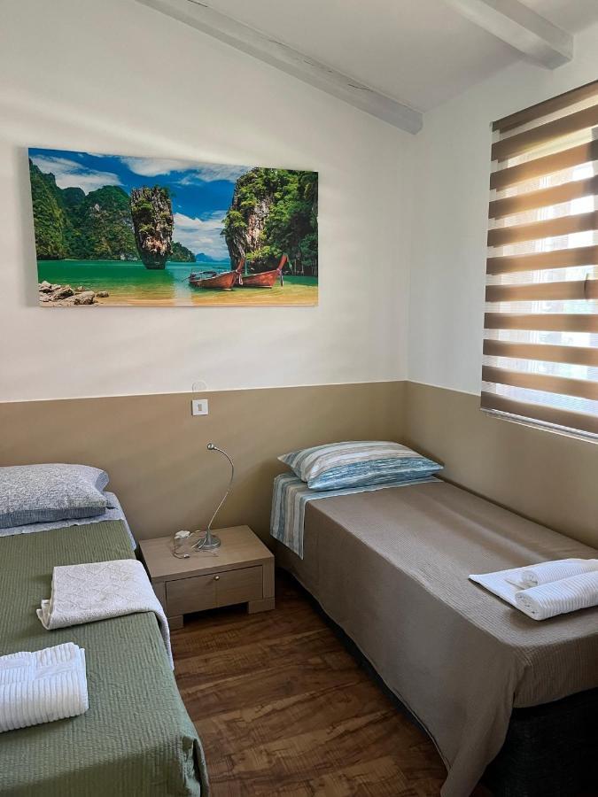 Holiday Home Rosa Gedici Exterior photo